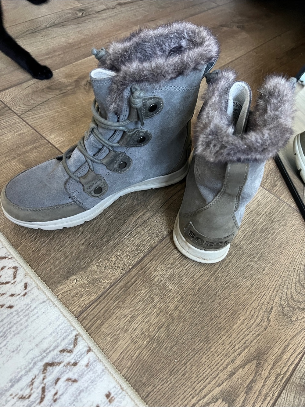 Sorel Women's Gray Suede Faux-Fur Winter Boots